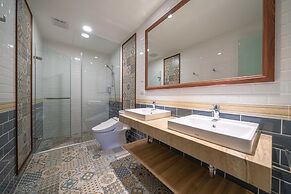 Otis Inn (Certificate No.: 2531, 2541, 2555, 2556)