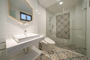 Otis Inn (Certificate No.: 2531, 2541, 2555, 2556)