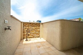 Otis Inn (Certificate No.: 2531, 2541, 2555, 2556)