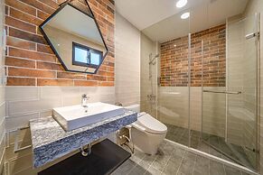 Otis Inn (Certificate No.: 2531, 2541, 2555, 2556)