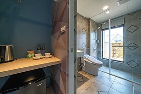 Otis Inn (Certificate No.: 2531, 2541, 2555, 2556)