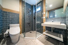 Otis Inn (Certificate No.: 2531, 2541, 2555, 2556)