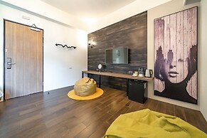 Otis Inn (Certificate No.: 2531, 2541, 2555, 2556)