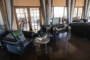 Desert Homestead Lodge l Ondili