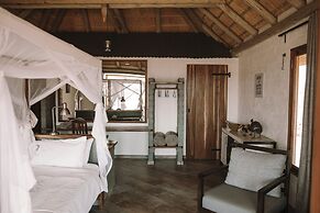 Desert Homestead Lodge l Ondili