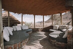 Desert Homestead Lodge l Ondili