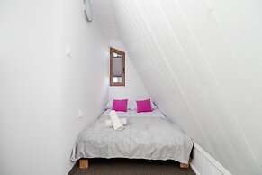 Rural Two-bedroom Apartment by Renters