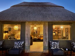 Kalahari Red Dunes Lodge l Ondili