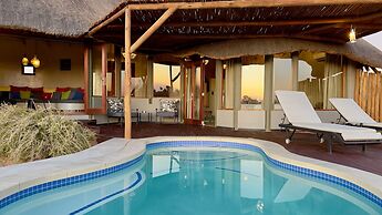 Kalahari Red Dunes Lodge l Ondili