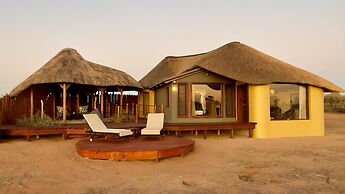 Kalahari Red Dunes Lodge l Ondili