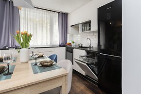 Warsaw Górnośląska Apartment by Renters