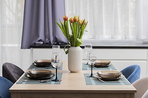 Warsaw Górnośląska Apartment by Renters