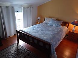 Charming 3-bed Apartment With sea & Mountain View