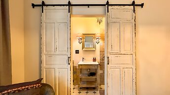 Brigadoon Boutique Guesthouse l Ondili