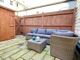 11 Crabbe Street, Aldeburgh