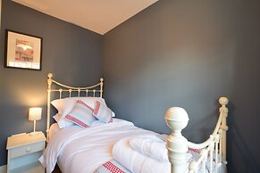 11 Crabbe Street, Aldeburgh