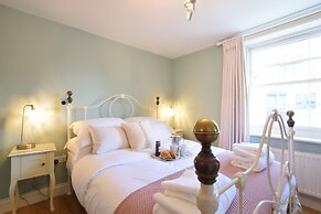 11 Crabbe Street, Aldeburgh