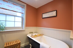 11 Crabbe Street, Aldeburgh