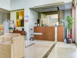 Townhouse OAK Hotel Grand Cikarang