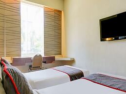 Townhouse OAK Hotel Grand Cikarang