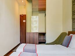 Townhouse OAK Hotel Grand Cikarang