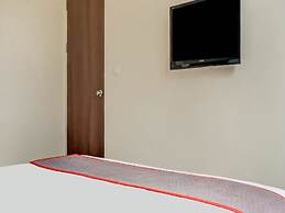 Townhouse OAK Hotel Grand Cikarang