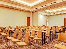 Townhouse OAK Hotel Grand Cikarang