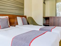 Townhouse OAK Hotel Grand Cikarang