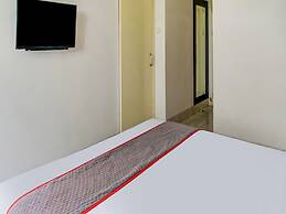 Townhouse OAK Hotel Grand Cikarang