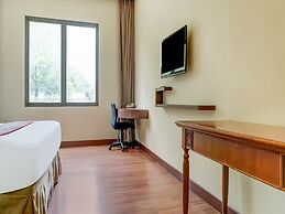 Townhouse OAK Hotel Grand Cikarang