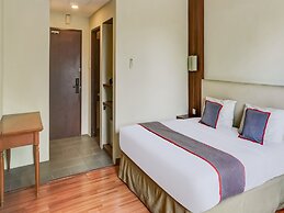 Townhouse OAK Hotel Grand Cikarang