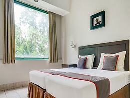 Townhouse OAK Hotel Grand Cikarang