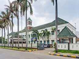 Townhouse OAK Hotel Grand Cikarang