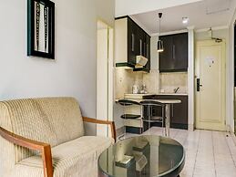 Townhouse OAK Hotel Grand Cikarang