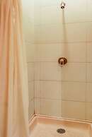 Townhouse OAK Hotel Grand Cikarang