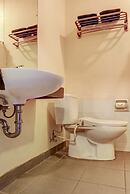 Townhouse OAK Hotel Grand Cikarang