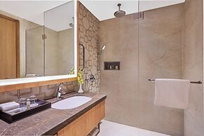 DoubleTree by Hilton Varanasi