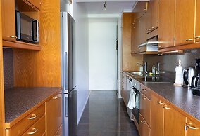 2ndhomes 2BR Center Apartment w Balcony