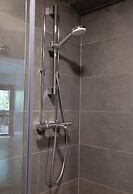 2ndhomes 2BR Center Apartment w Balcony