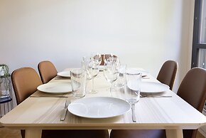 2ndhomes 2BR Center Apartment w Balcony