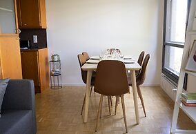 2ndhomes 2BR Center Apartment w Balcony