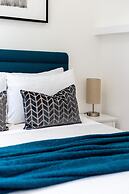 2 Bed 2 Bath Apartment Off Regent Street