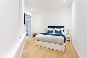 2 Bed 2 Bath Apartment Off Regent Street
