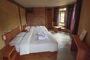 Fleur Lodge