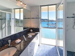 Yacht Harbour Tower 5