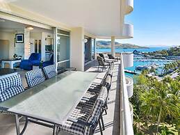 Yacht Harbour Tower 5