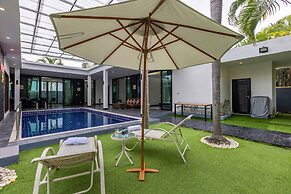 4 Bedroom Modern Pool Villa BL10