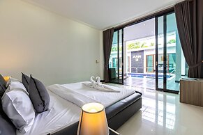 4 Bedroom Modern Pool Villa BL10