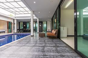 4 Bedroom Modern Pool Villa BL10