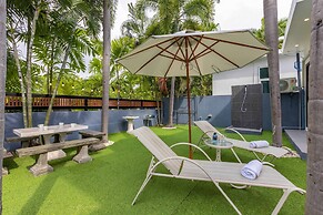 4 Bedroom Modern Pool Villa BL10